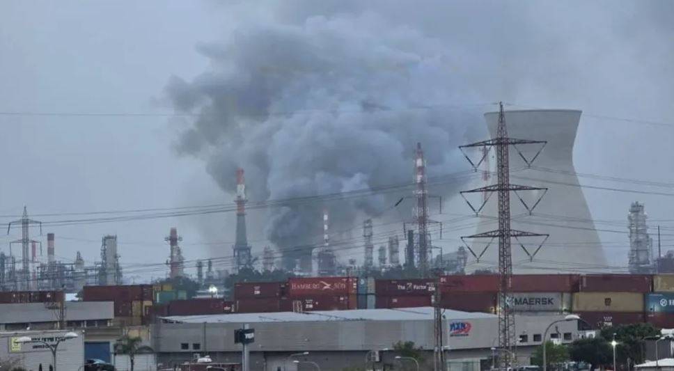 إسرائيل: هجوم إيراني أصاب مصفاة نفط في حيفا