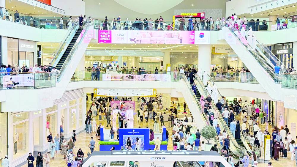 المراكز التجارية في الإمارات تواصل زخم التسوق لعيد الفطر