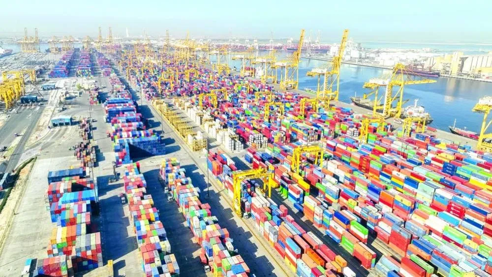 دبي حلقة ربط لسلاسل التوريد
