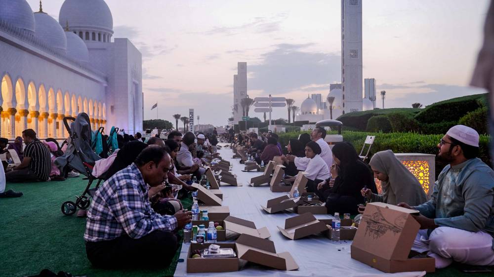 «زايد الخير»: 3.3 مليون مستفيد من «إفطار صائم»