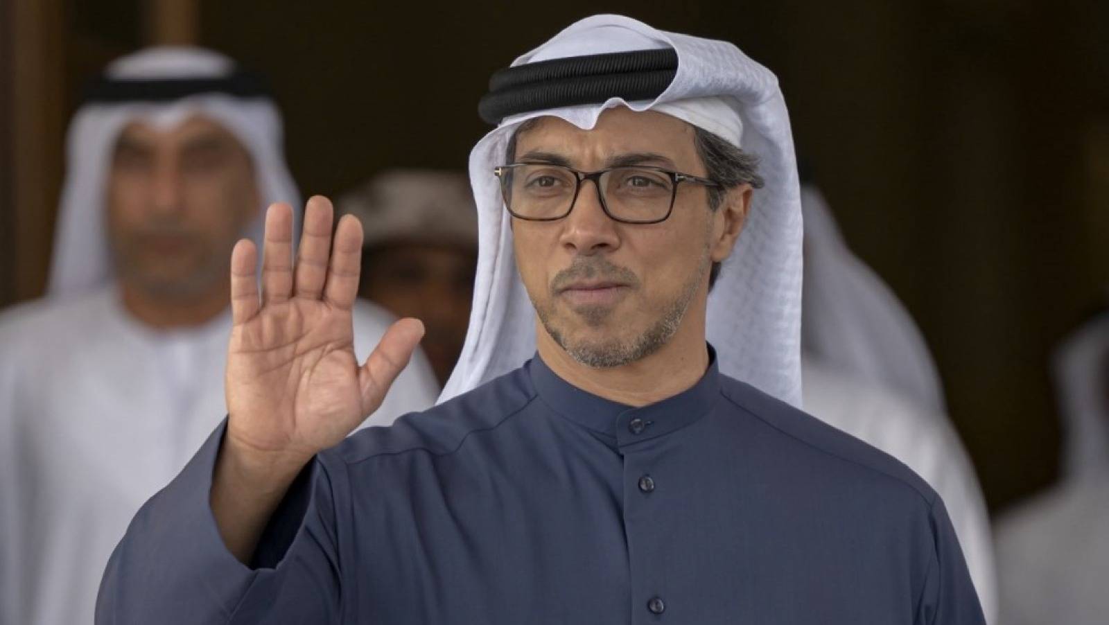 منصور بن زايد: كل عام والإمارات في عز ومنعة قوية بتكاتف أبنائها وماضية بثقة نحو مستقبلها