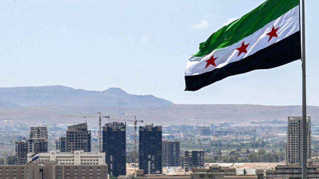 إسرائيل تستهدف مواقع تابعة للحكومة السورية