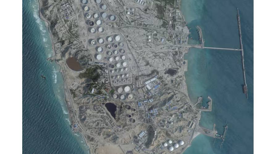 «أكسيوس»: ترامب يدرس السيطرة على جزيرة خرج