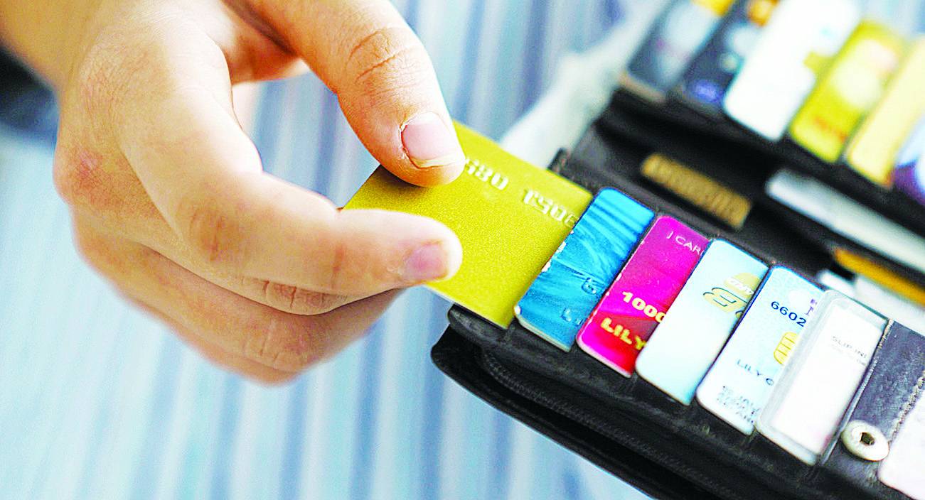 الرسوم الدراسية ترفع استخدام البطاقات الائتمانية 