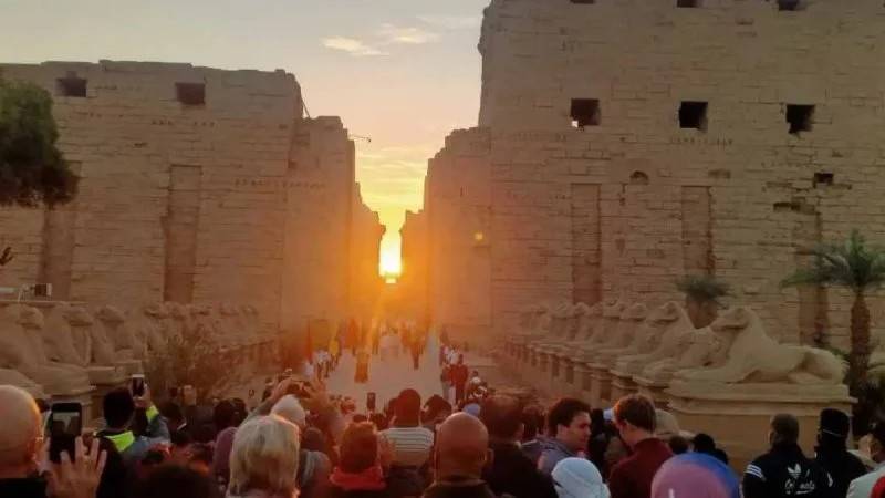 الشمس تتعامد على معبد الكرنك يوم العيد