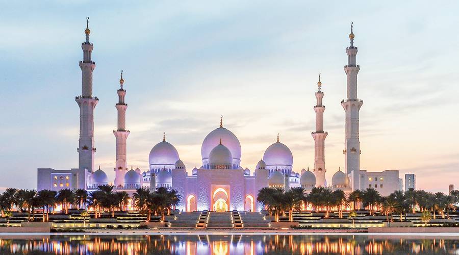 «مركز جامع الشيخ زايد الكبير» يستقبل 3.2 مليون مصلٍ في رمضان