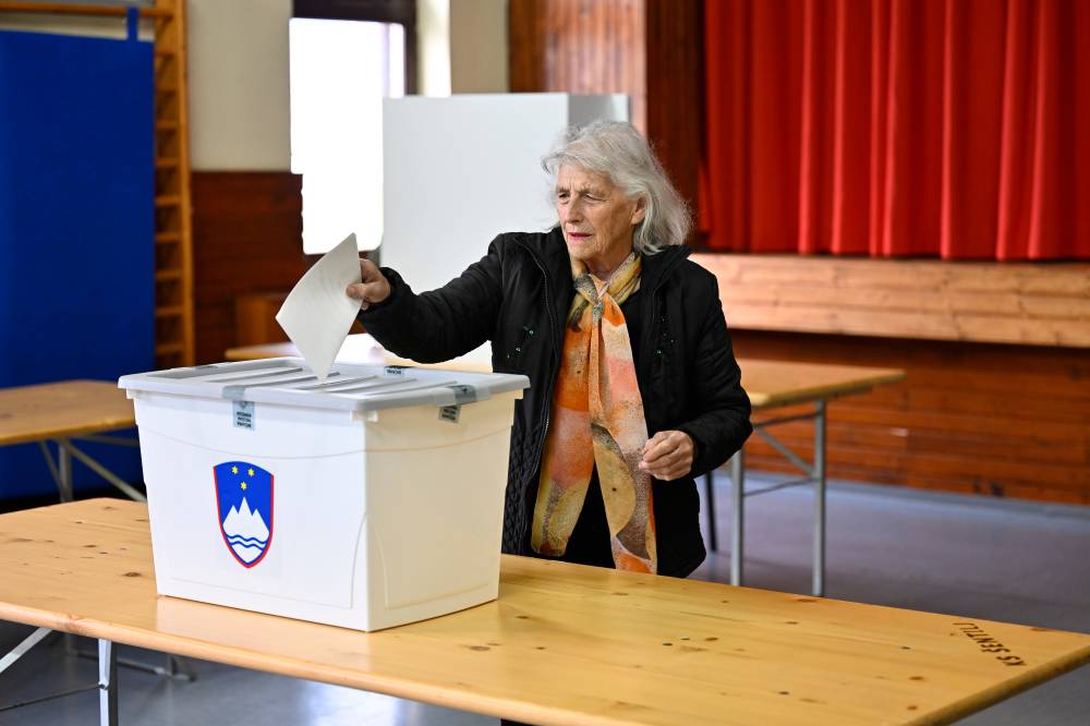 انتخابات في سلوفينيا تشهد سباقاً بين الليبراليين واليمين الشعبوي