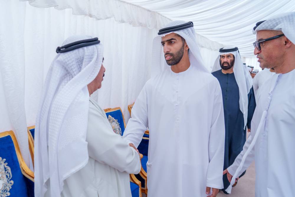 خالد بن سعود يعزّي في وفاة يوسف عبيد الحمر