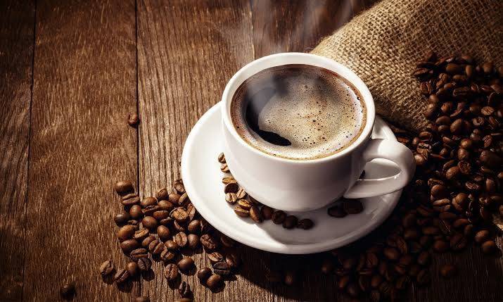 احذر قبل فنجان الصباح.. لماذا يجب الانتظار حتى التاسعة لتناول القهوة؟