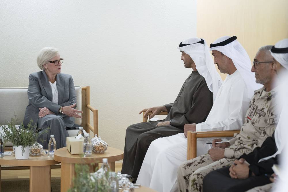 محمد بن زايد ووزيرة القوات المسلحة الفرنسية يبحثان التنسيق الدفاعي المشترك بين البلدين