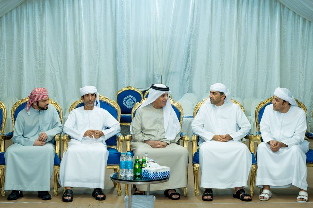 سعود بن صقر يعزي في وفاة حمد العرياني