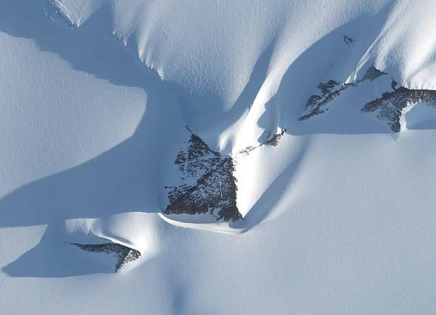 التكوينات الجبلية في القارة القطبية الجنوبية 