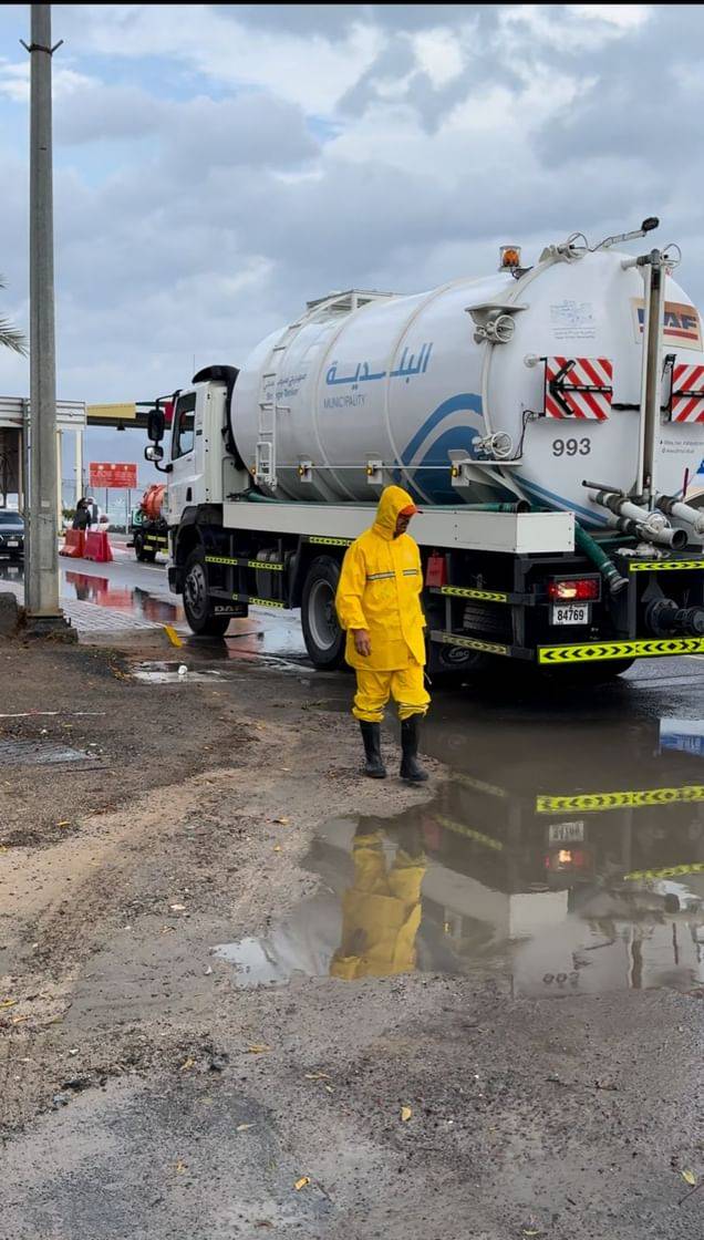 بلدية دبا تعزز وجودها الميداني في الطرق الرئيسية