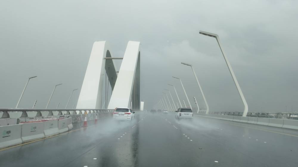 «منخفض العزم» يلقي بخيراته على مختلف ربوع الدولة