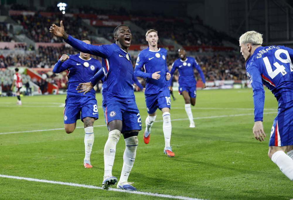 كايسيدو يحتفل بهدف 