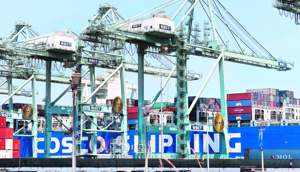 «كوسكو» تستأنف قبول حجوزات شحن حاويات الشرق الأوسط