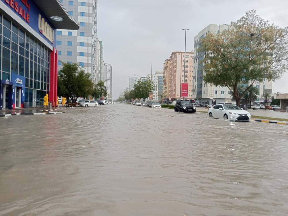 أمطار غزيرة بالفجيرة 