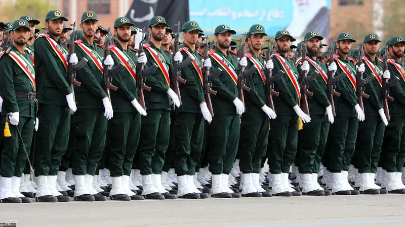 الحرس الثوري الإيراني يسمح بتجنيد الأطفال بعمر 12 و13 عاماً في الجيش