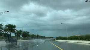 «الأرصاد»: الموجة الرئيسية من الأمطار الغزيرة وصلت إلى غرب الإمارات