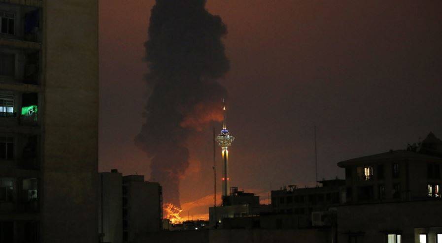 دوي ثلاثة انفجارات في شمال طهران