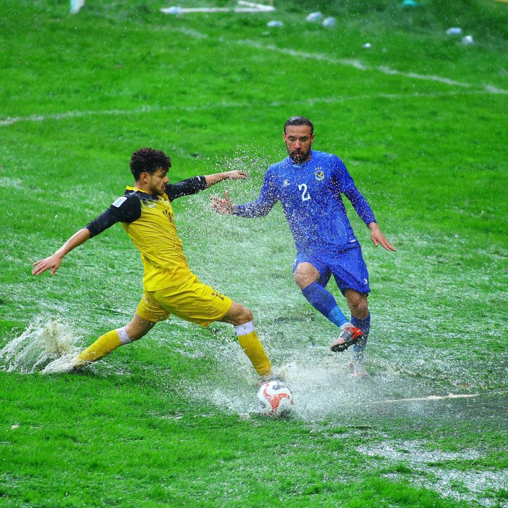 من مباراة فريقي القوة الجوية والكرخ الممطرة