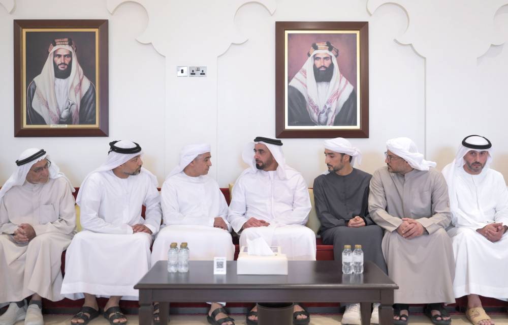 سيف بن زايد يعزي في وفاة علي العبيدلي