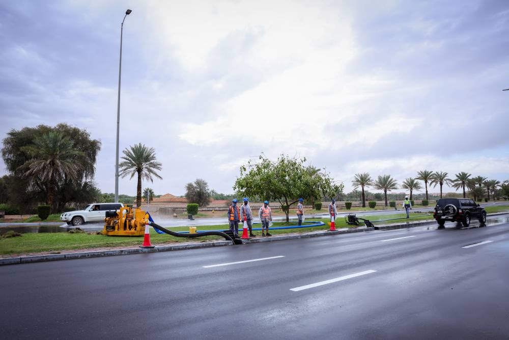 بلدية العين تتعامل مع 861 بلاغاً طارئاً