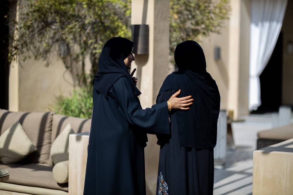 «الشارقة للتمكين» تتفقد أسر الأيتام المتضررة