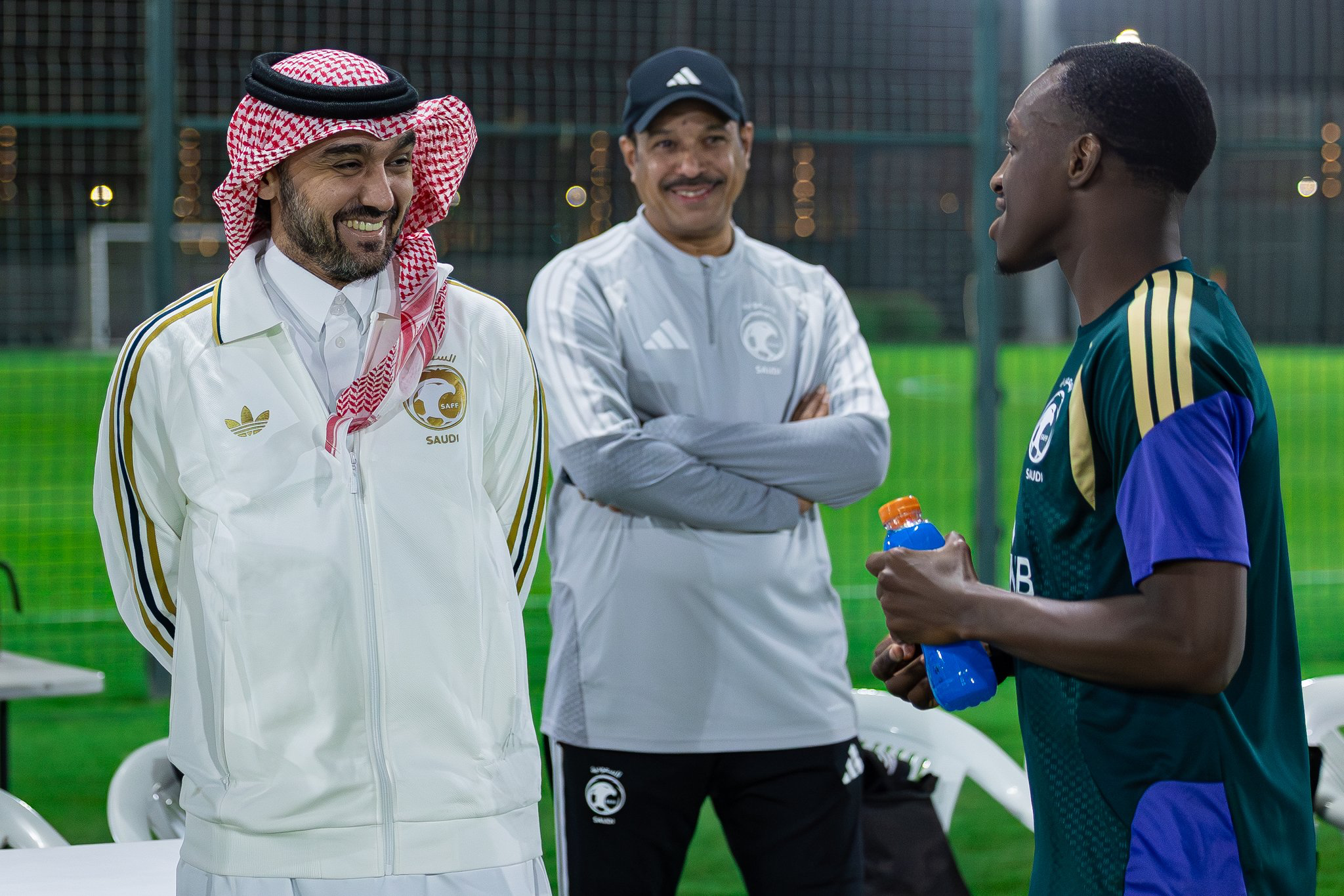 المنتخب السعودي يستضيف نظيره المصري في سهرة كروية مثيرة