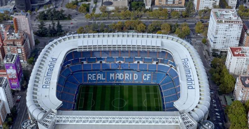 تحوّل غير مسبوق.. البرنابيو معقل ريال مدريد يتحول إلى ملعب تنس