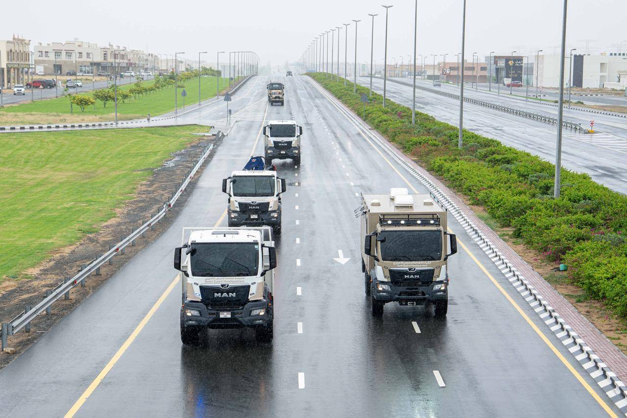 الحرس الأميري في الشارقة يفعّل أسطول الدعم لمساندة جهود مواجهة تداعيات منخفض «العزم» الجوي