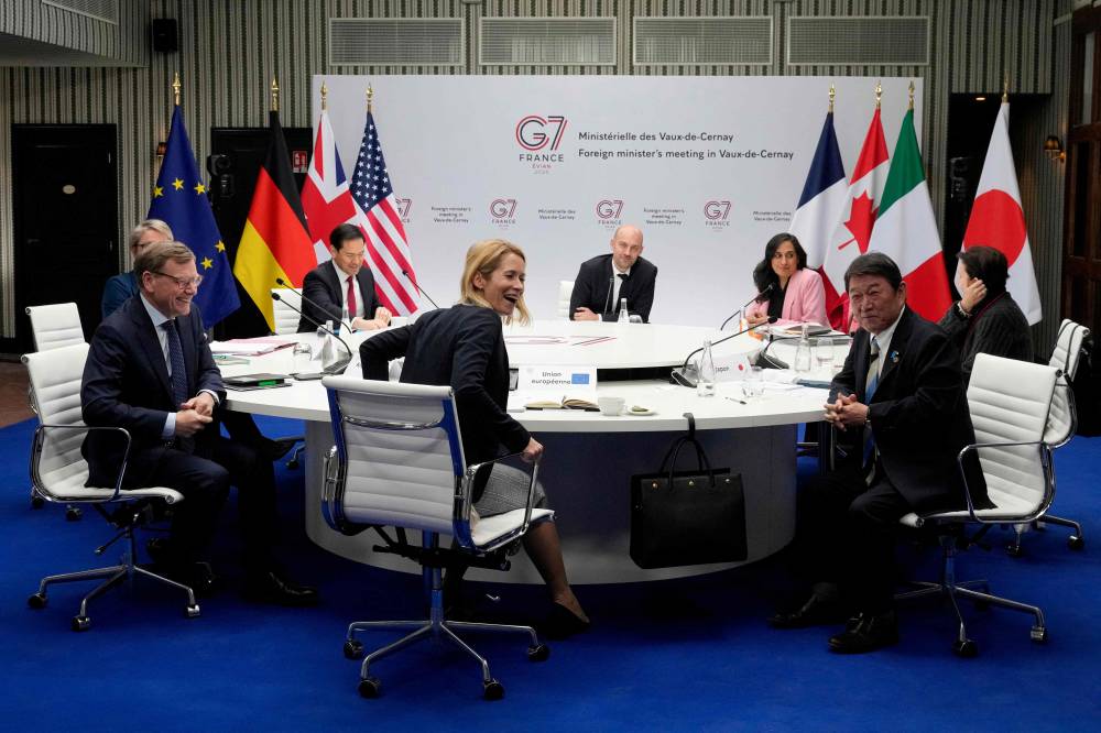اجتماع وزراء خارجية مجموعة السبع في دير فو دو سيرناي في سيرناي لا فيل، خارج باريس (أ ف ب)