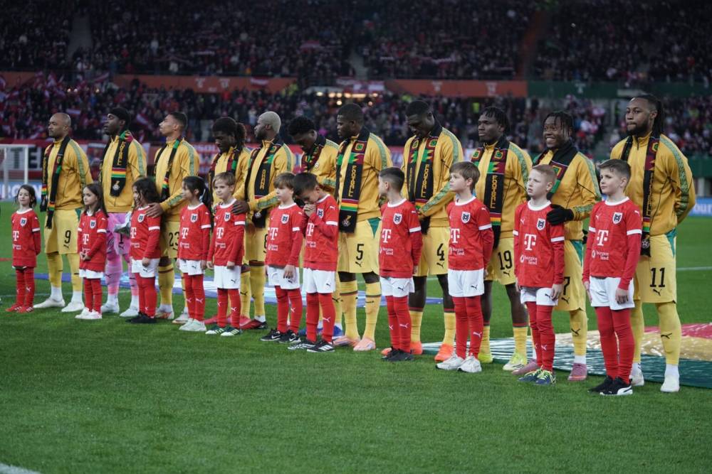 «فضيحة في الفندق».. سرقة ساعات فاخرة من لاعبي منتخب غانا في النمسا