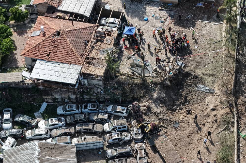 12 قتيلاً في غارات أمريكية إسرائيلية على إيران