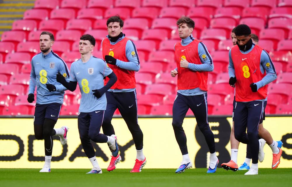 ستونز أفضل من ماغواير وفق المدرب 