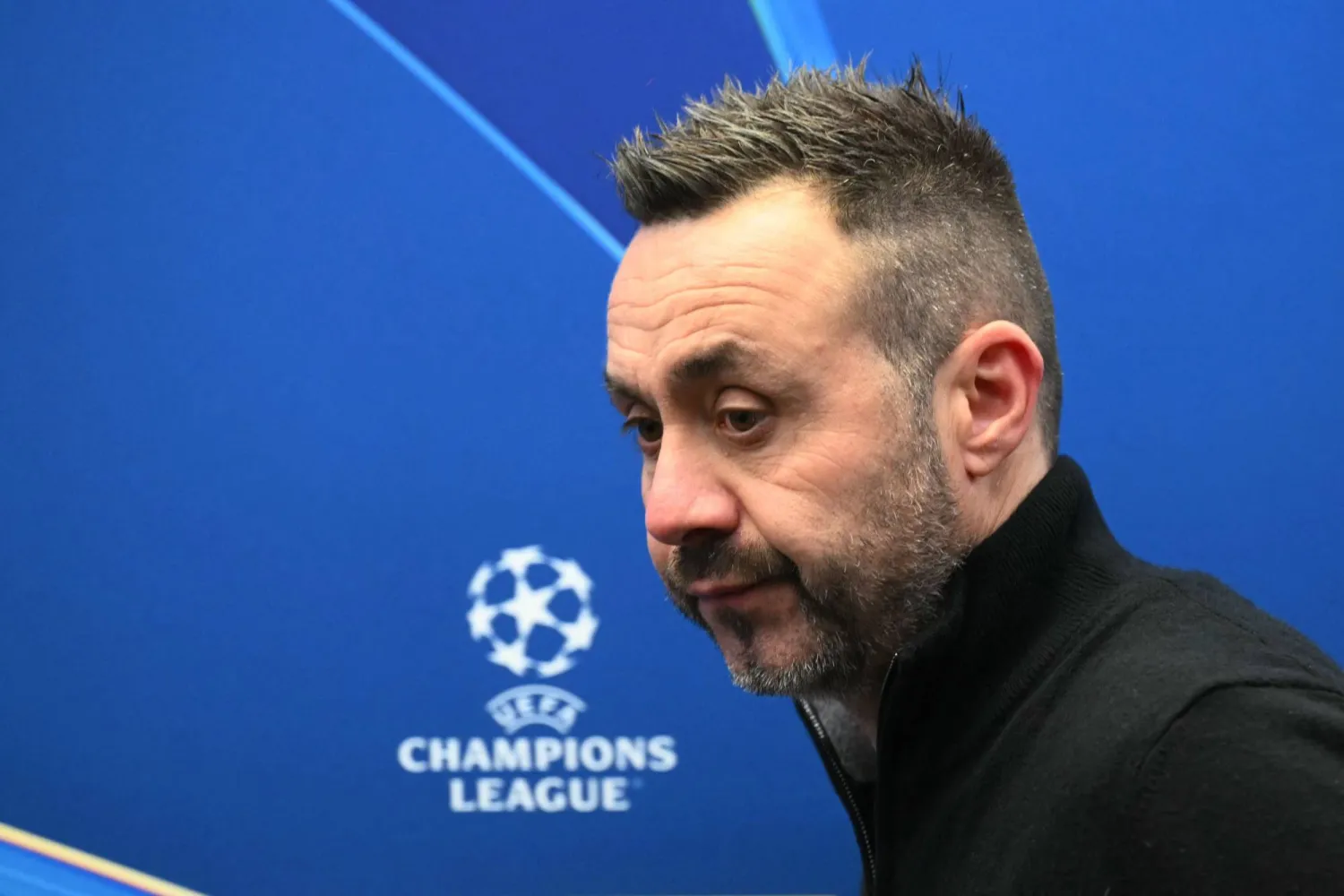 توتنهام يقترب من تعيين دي تزيربي لتجنب الهبوط في الدوري الإنجليزي