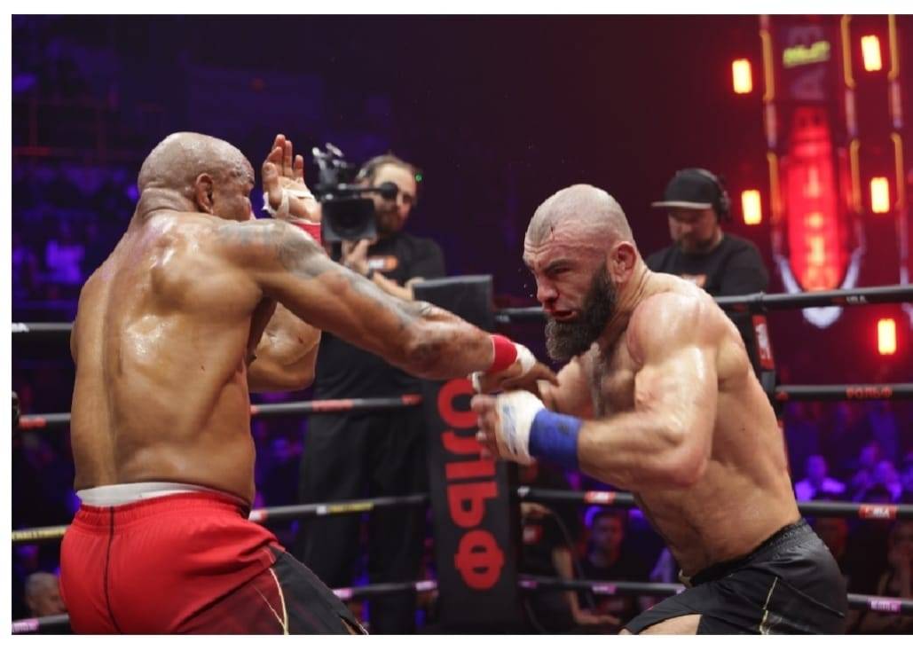 فاغابوف يهزم روميرو ويتوج ببطولة الملاكمة بدون قفازات