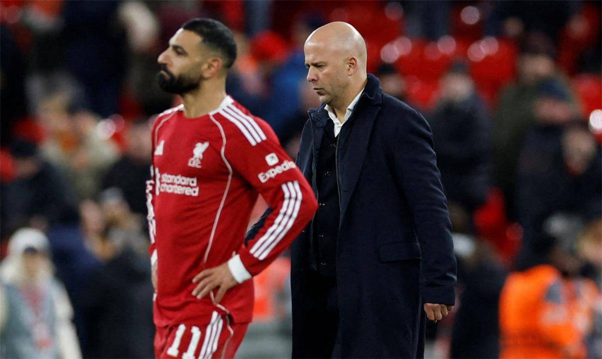 تقارير: سلوت لم يندم على قراره بإبعاد محمد صلاح عن التشكيلة