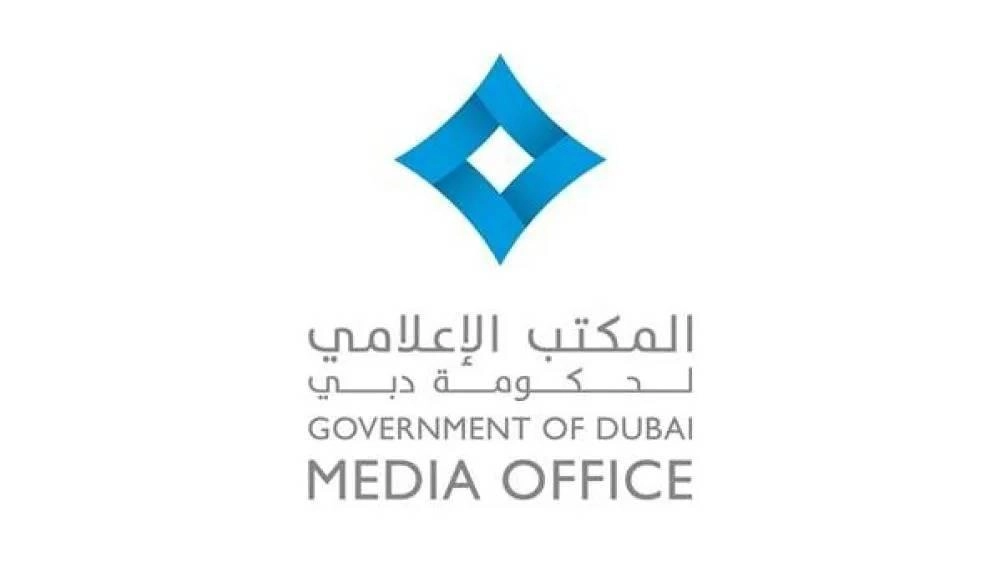 الجهات المختصة تتعامل مع حادث سقوط شظايا على عدد من المنازل السكنية في جنوبي دبي