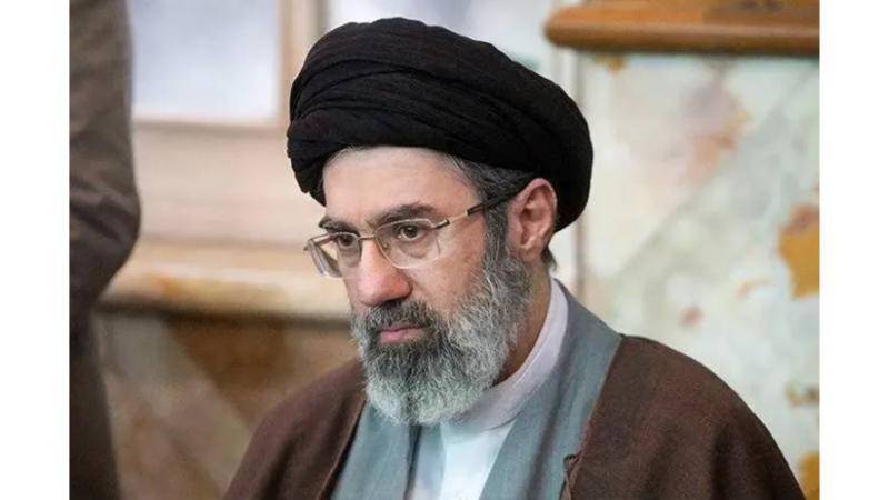 مجتبى خامنئي.. لغز الغياب وتضارب الروايات