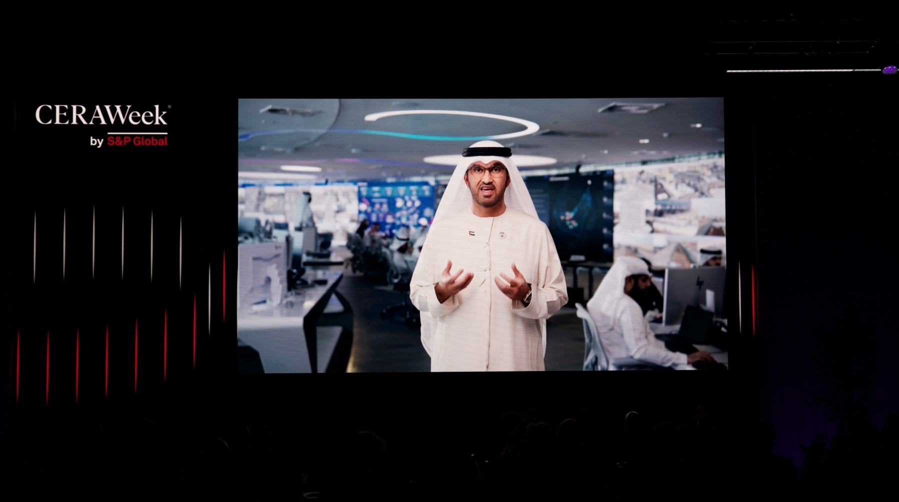 سلطان الجابر يلقي كلمته