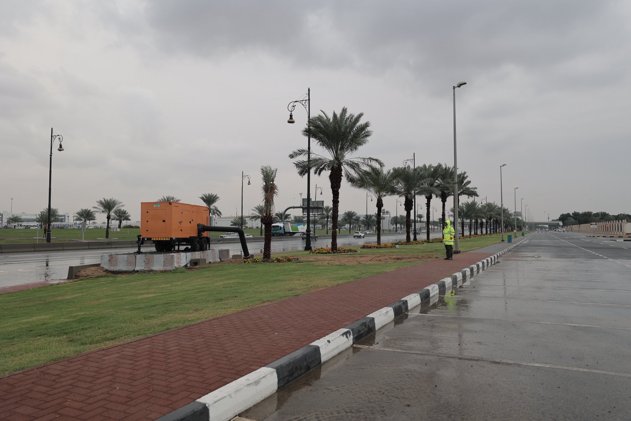  أمطار الخير تزور الإمارات   