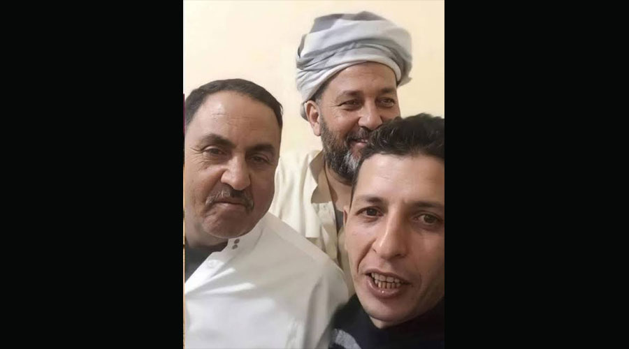 بعد 43 عاماً.. إسلام بطل مسلسل 'حكاية نرجس' يعود إلى أسرته الحقيقية