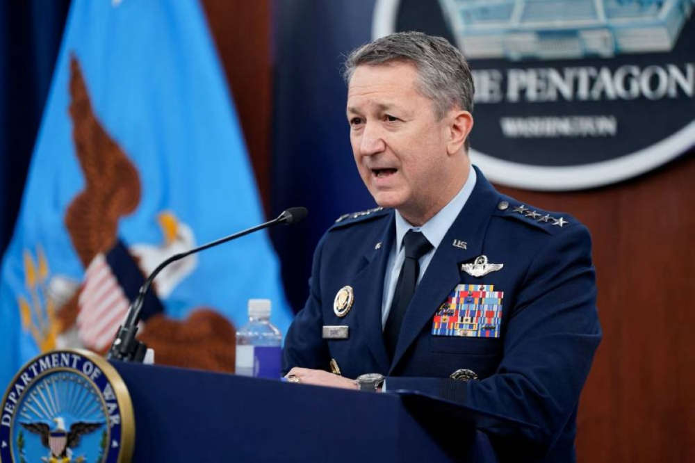 واشنطن: سنلاحق أي سفينة تحاول تقديم الدعم لإيران