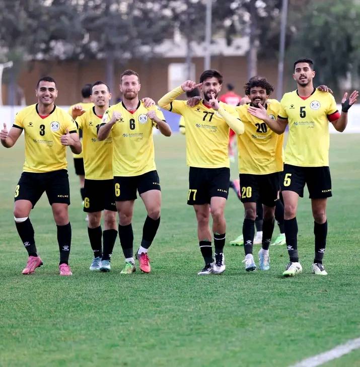 فرحة سابقة للاعبي سما السرحان بفوزهم الوحيد في الدوري