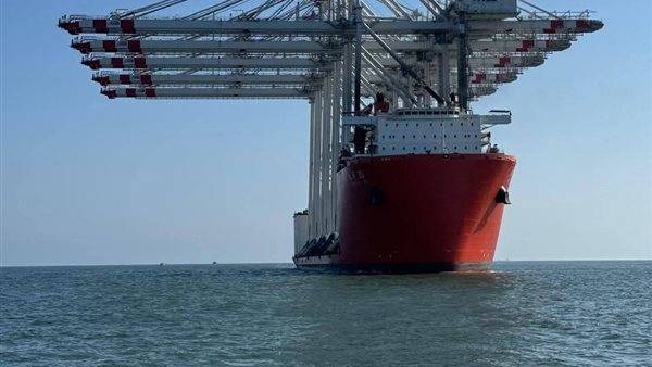 نقل أولى شحنات الغاز المسال من عُمان إلى ألمانيا