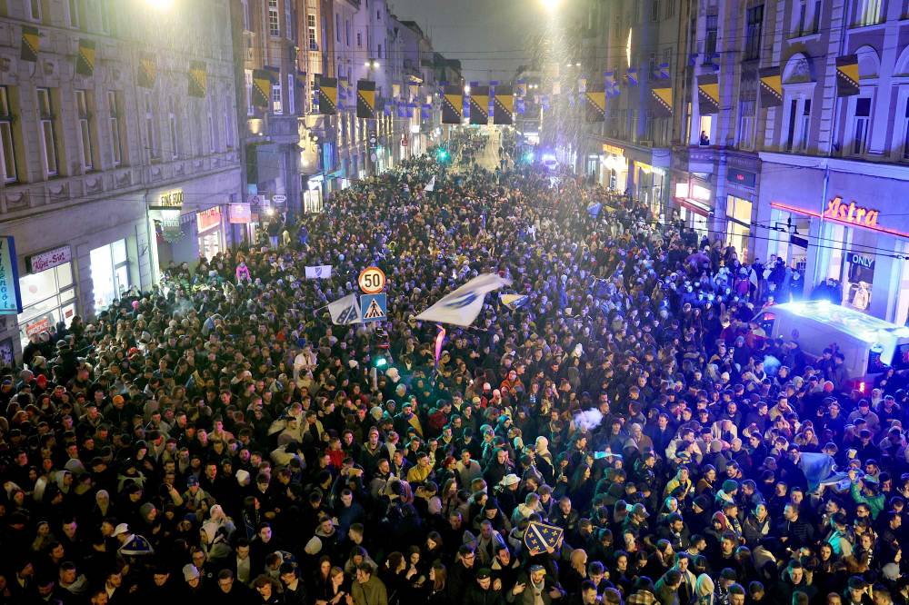 البوسنة تشتعل بالاحتفالات بعد التأهل الدرامي لكأس العالم