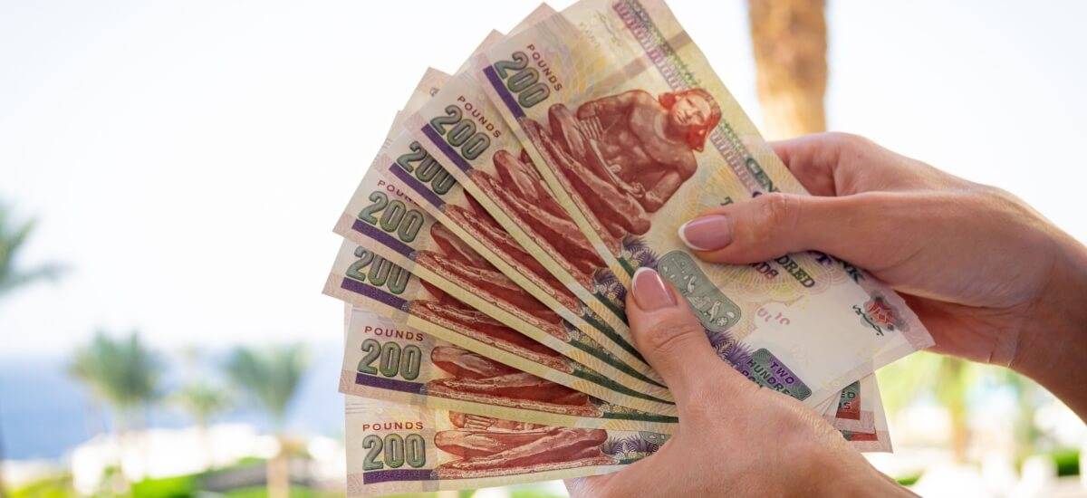 الفئات المستحقة لزيادة استثنائية بعد رفع الأجور في مصر