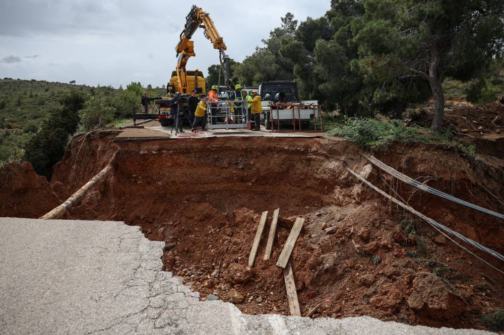 وفاة رجل في عاصفة ضربت اليونان