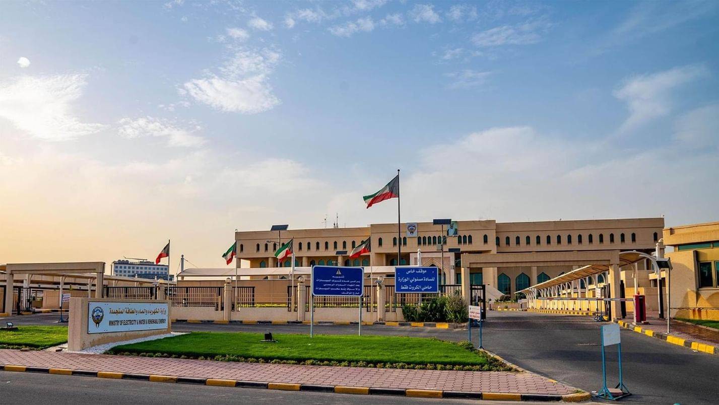 أضرار في محطة كهرباء وتقطير المياه بالكويت إثر هجوم إيراني